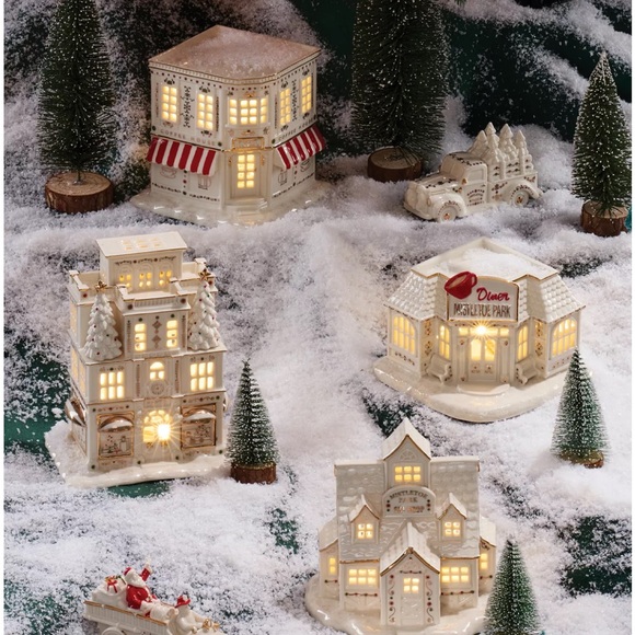 Lenox Mistletoe Park Diner Figurine - Brand New In Box: FROM THE VAULT! - Picture 3 of 7